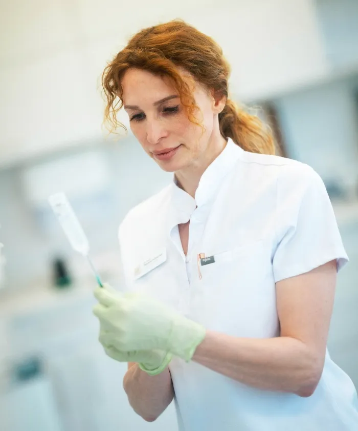 Dr. Hübscher tokom tretmana
